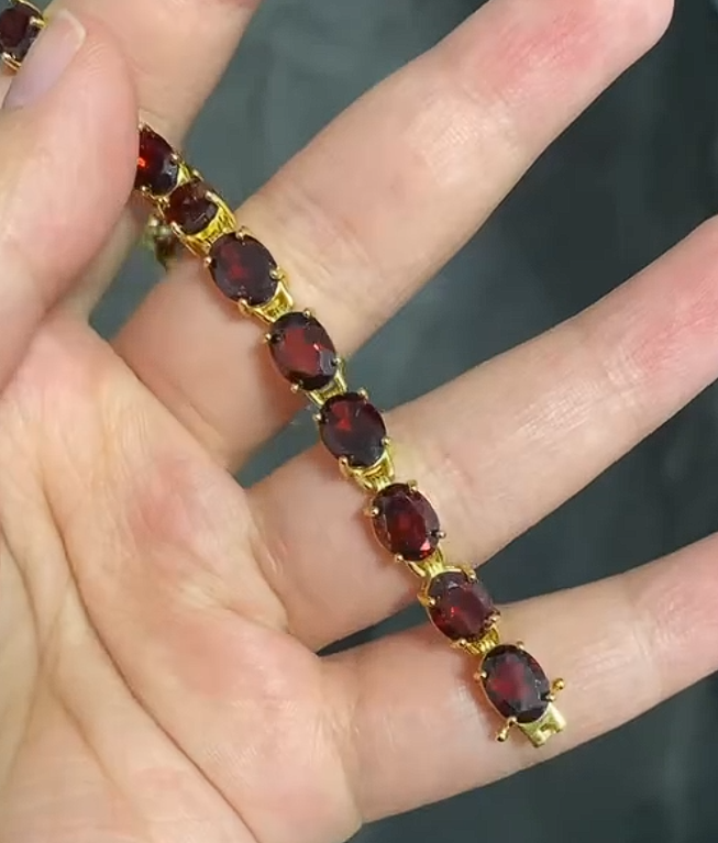 Yuki-red garnet bracelet link2