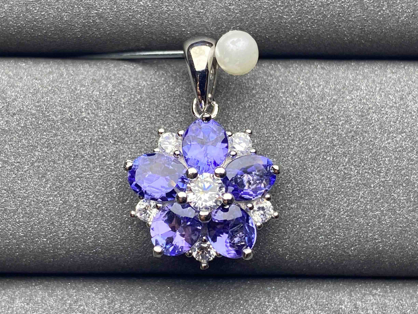 5190 Tanzanite Pendant