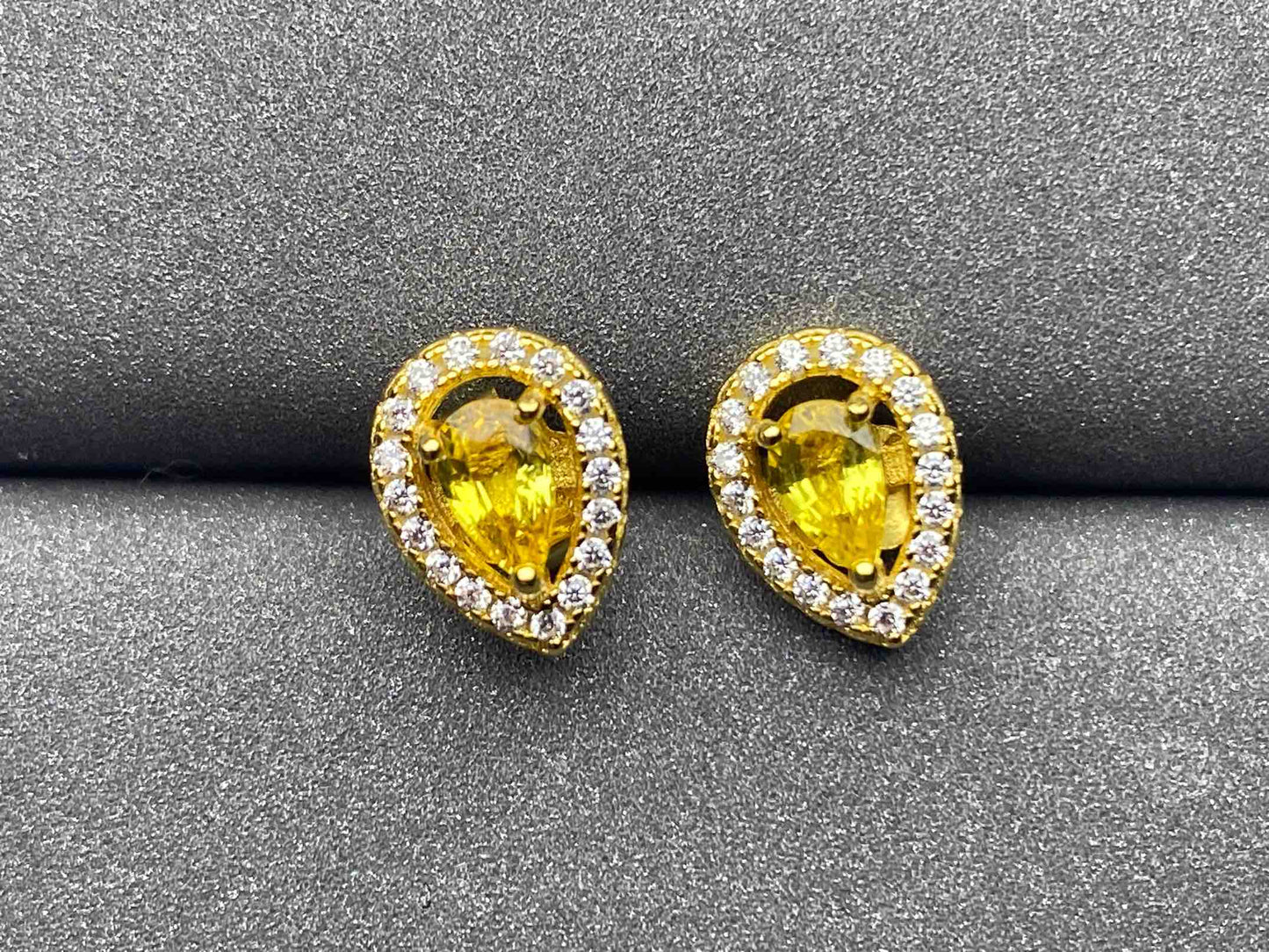 5204 Sapphire Earrings
