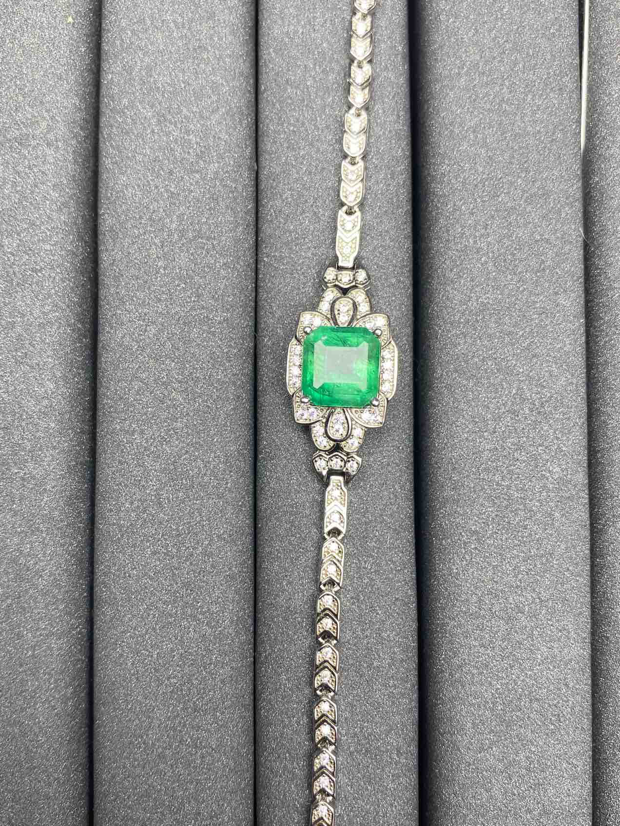 5254 Emerald Bracelet