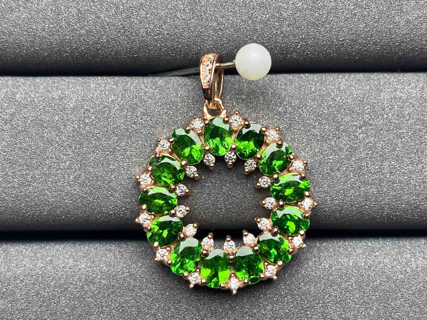 5370 Tsavorite Pendant