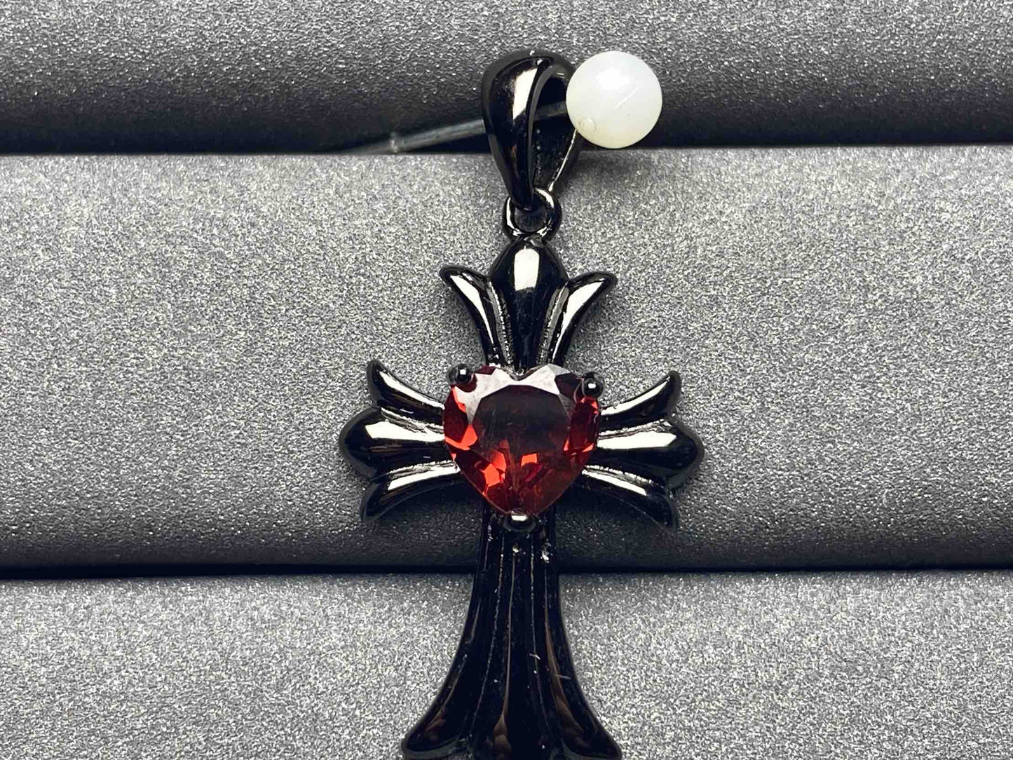 5438 Garnet Pendant