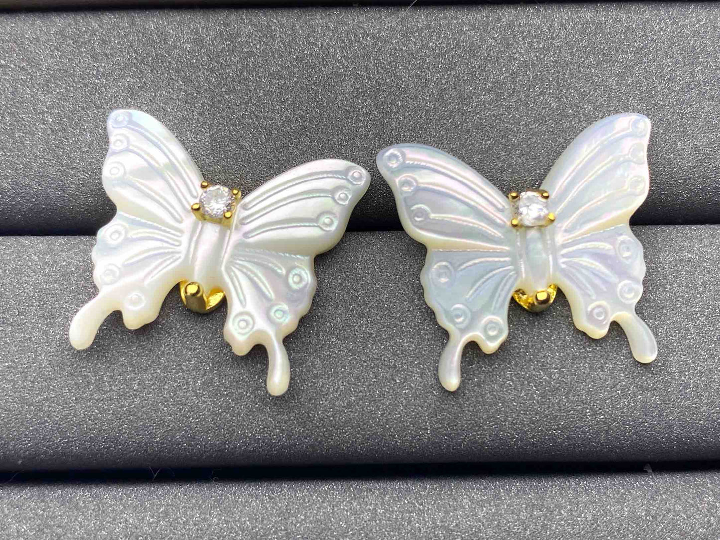 5603 Silver Conch Earrings
