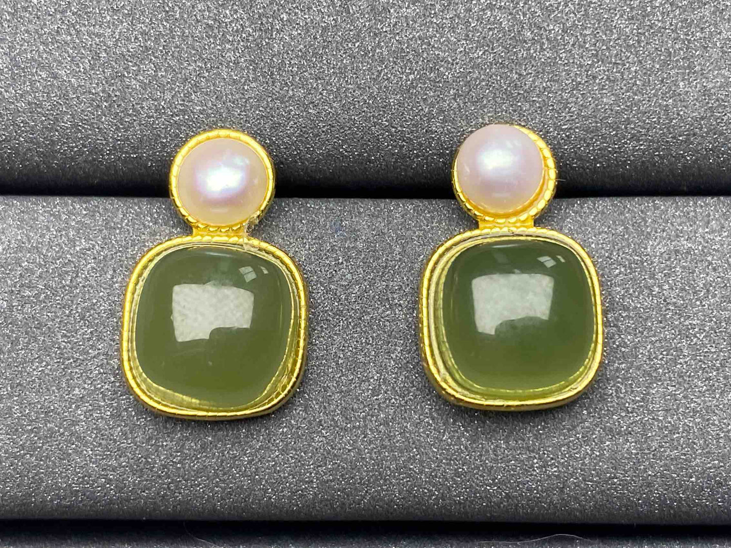 5614 He tian jade Earrings