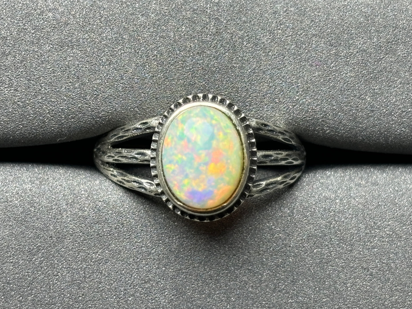 6257 Opal Ring