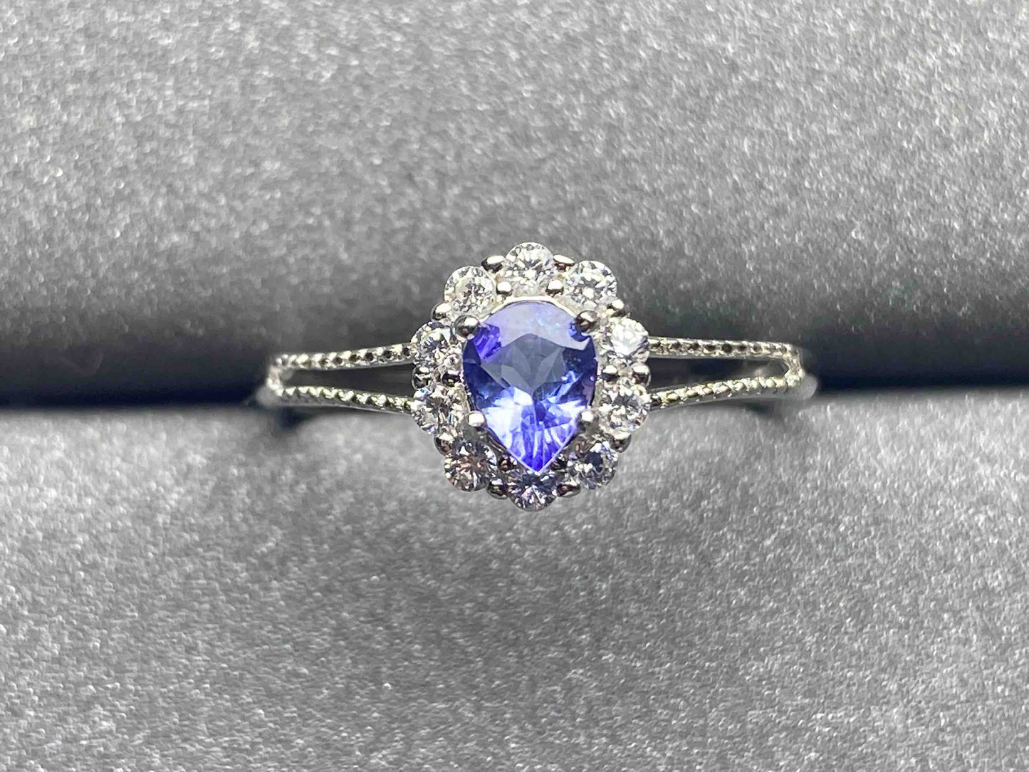 A667 Tanzanite Ring