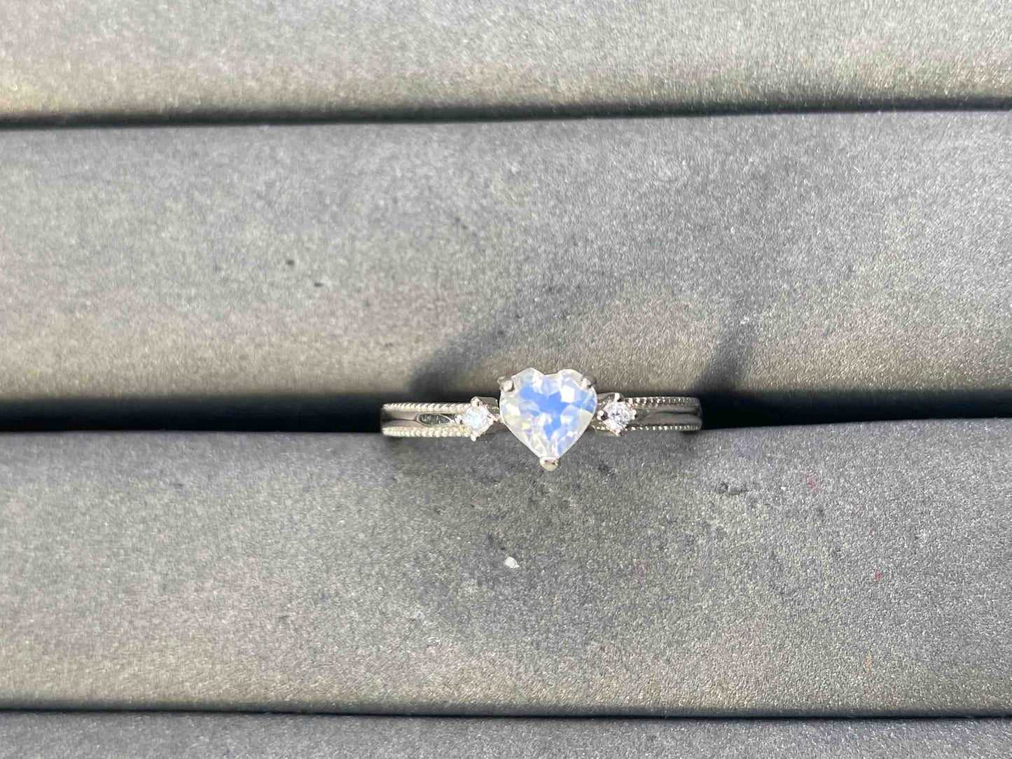 A10036 Moonstone Ring