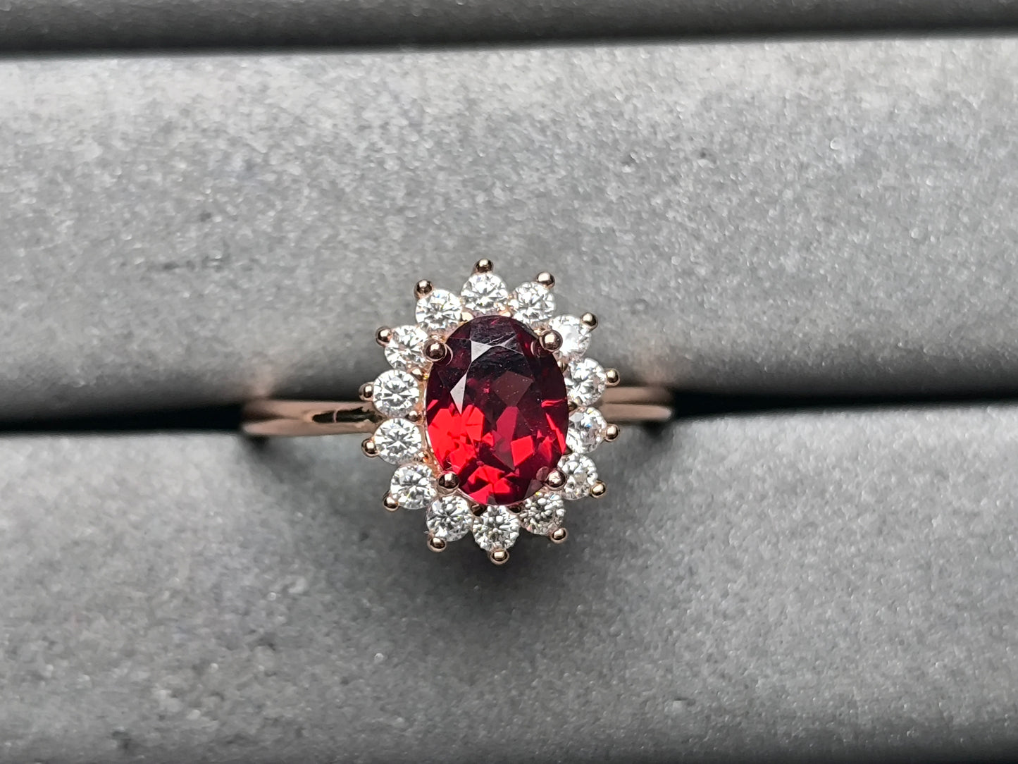 A10156 Garnet Ring