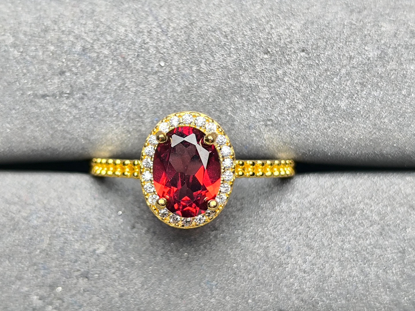 A10161 Garnet Ring