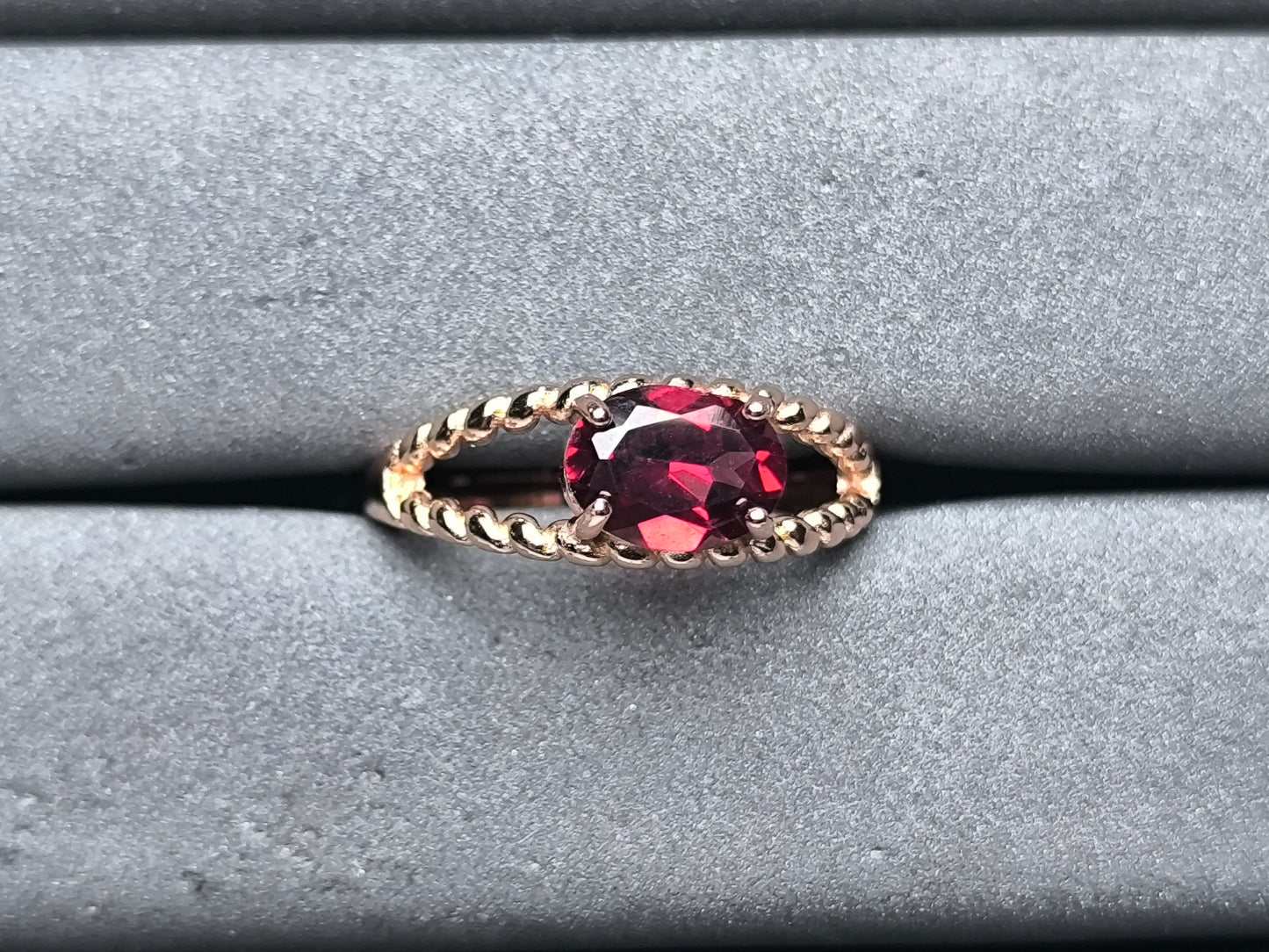 A10164 Garnet Ring