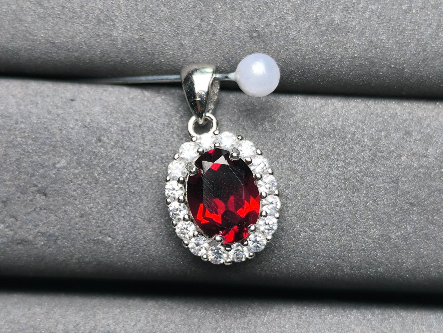 A10177 Garnet Pendant