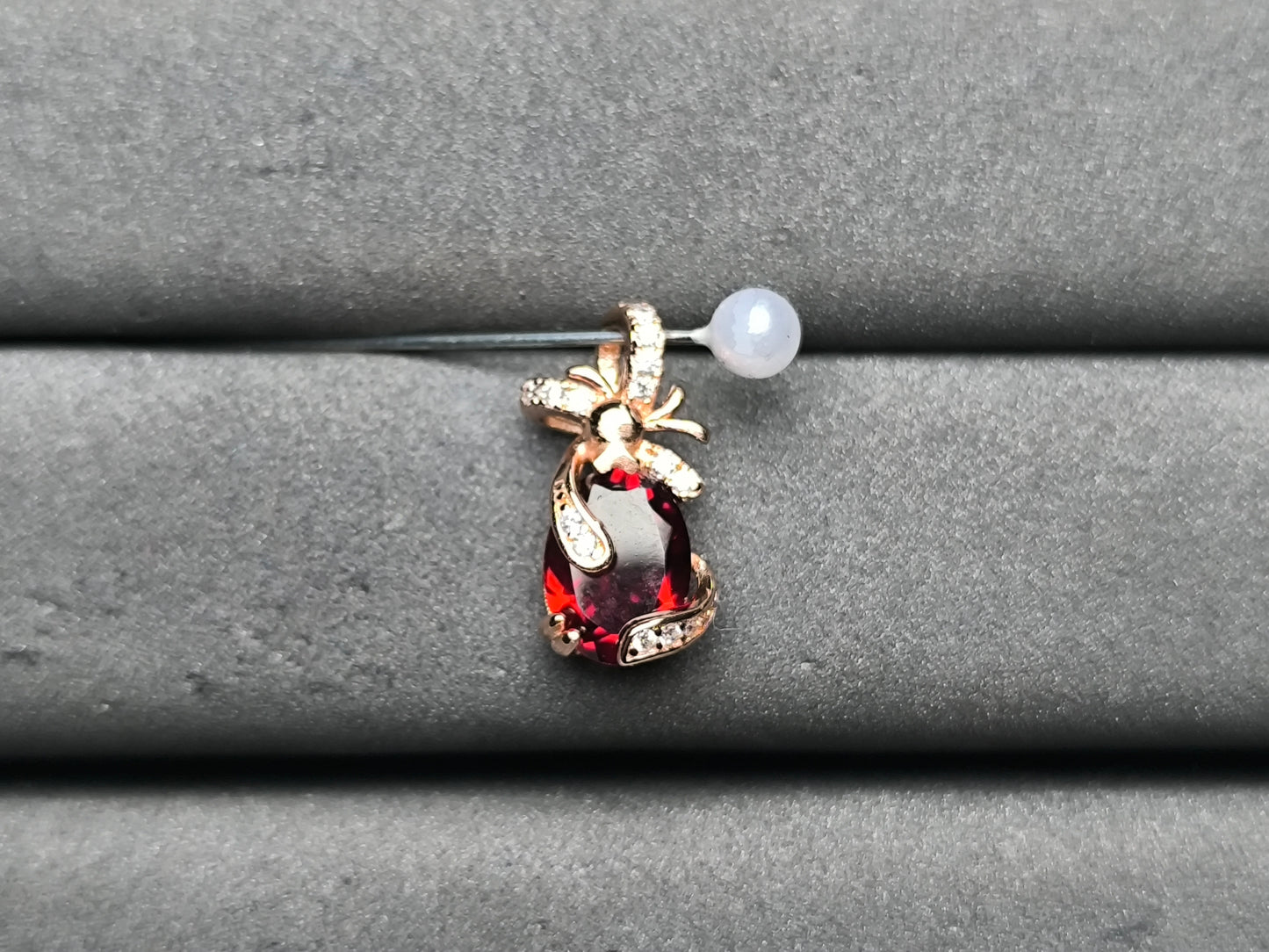A10187 Garnet Pendant