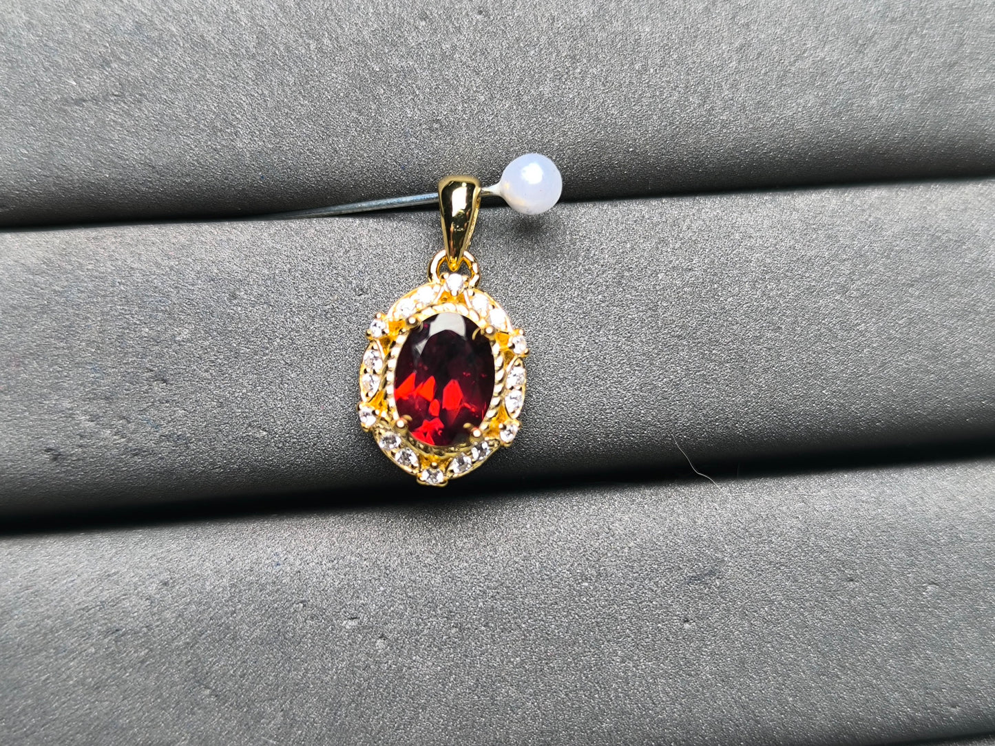 A10194 Garnet Pendant