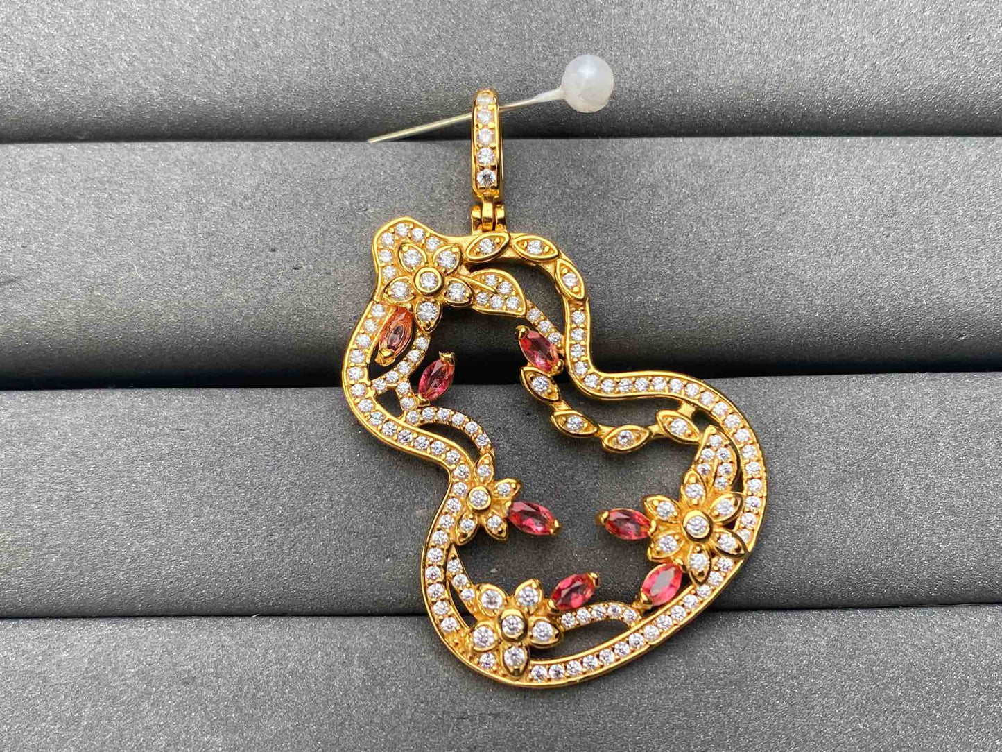 A10346 Topaz Pendant