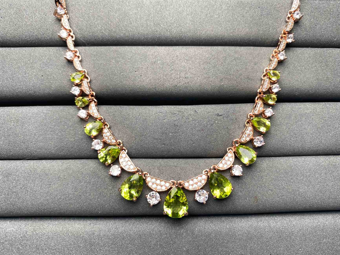 A10450 Peridot Necklace