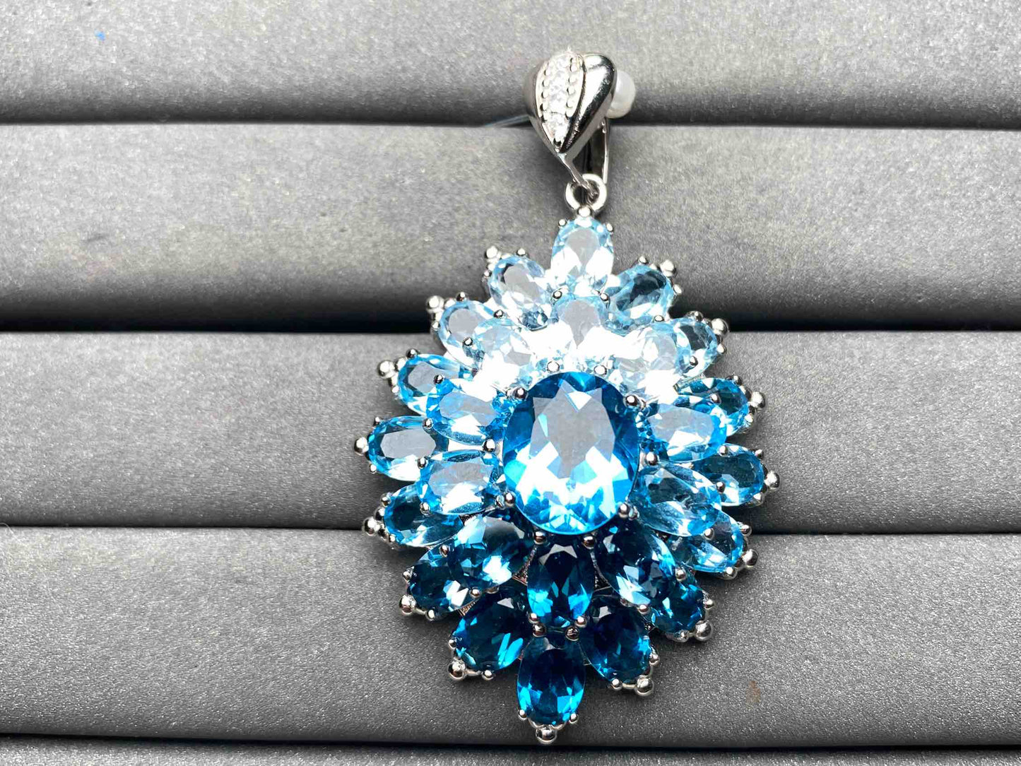 A10495 Topaz Pendant