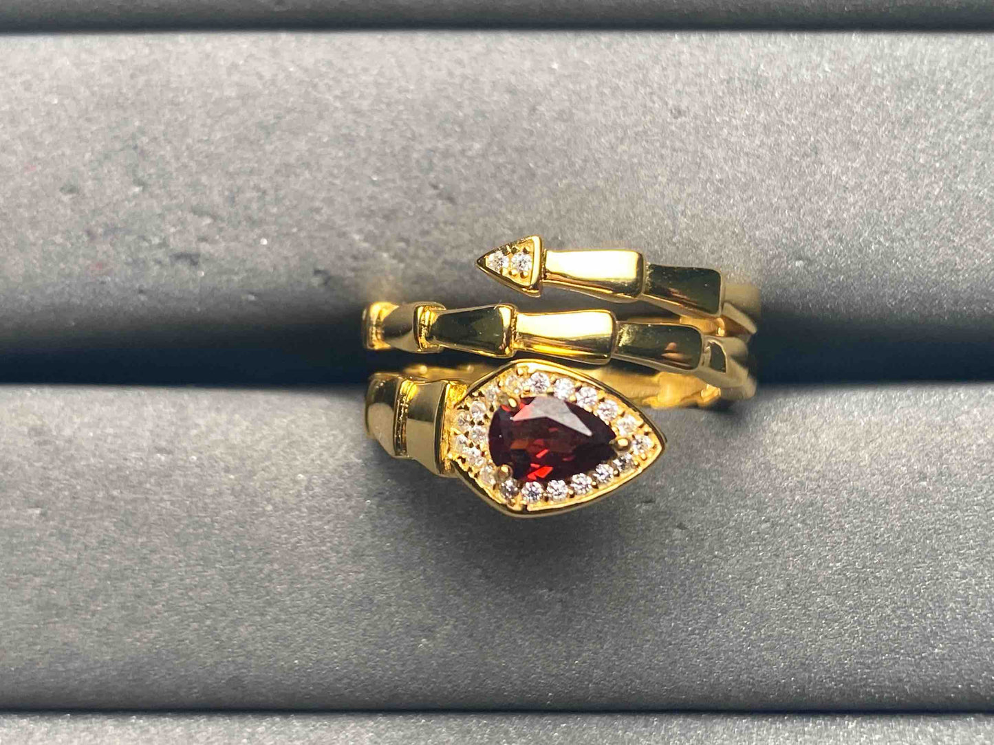 A10514 Garnet Ring