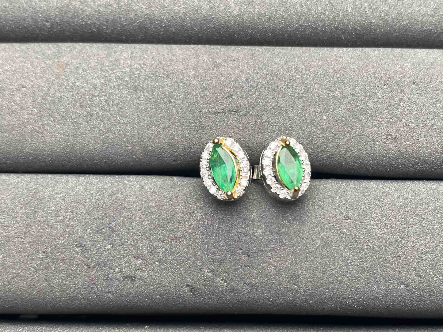 A10564 Emerald Earrings