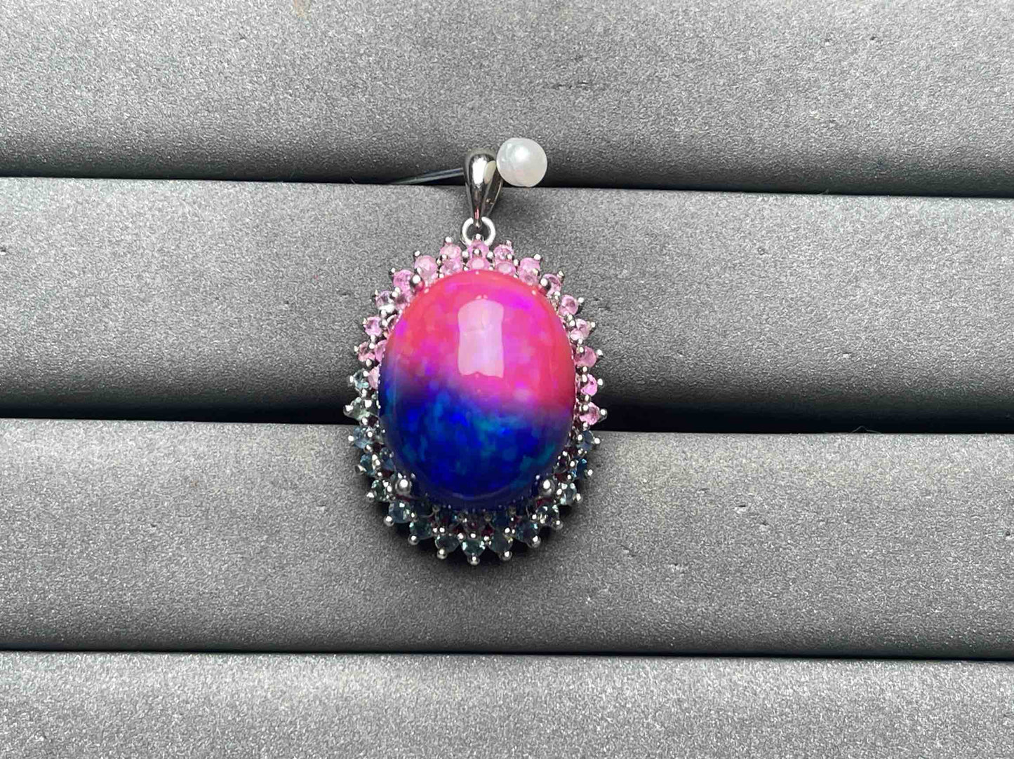 A10604 Opal Pendant