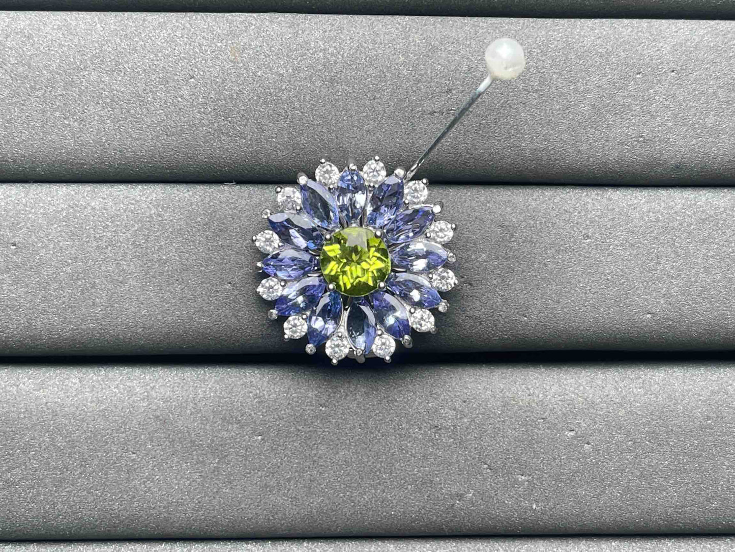 A10634 Peridot Pendant