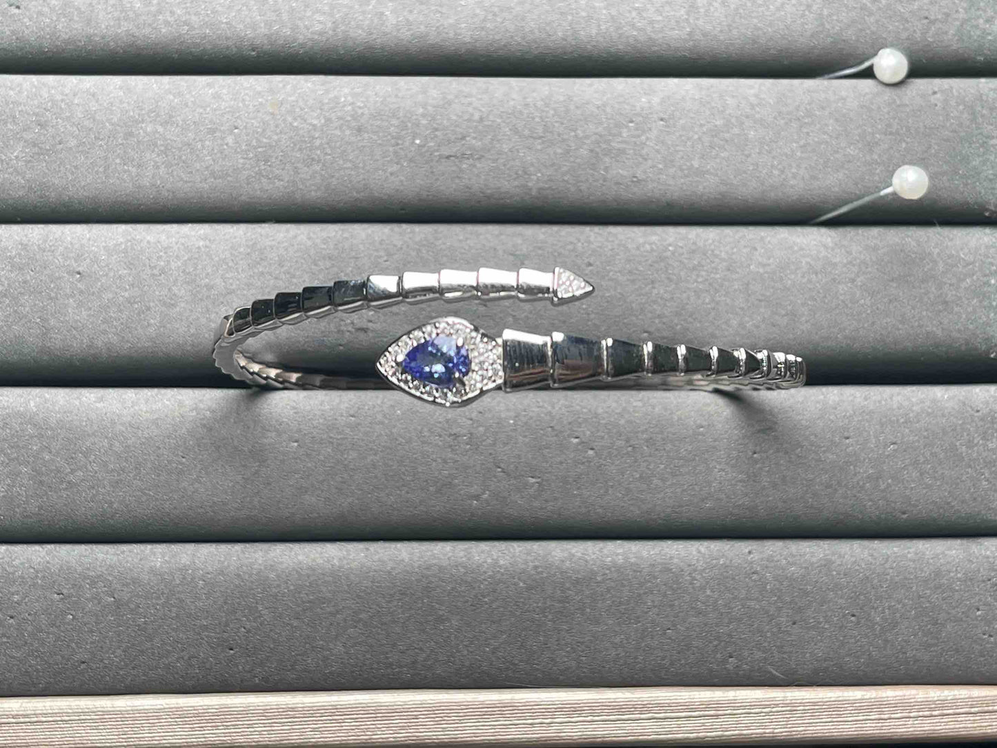 A10663 Tanzanite Bangle