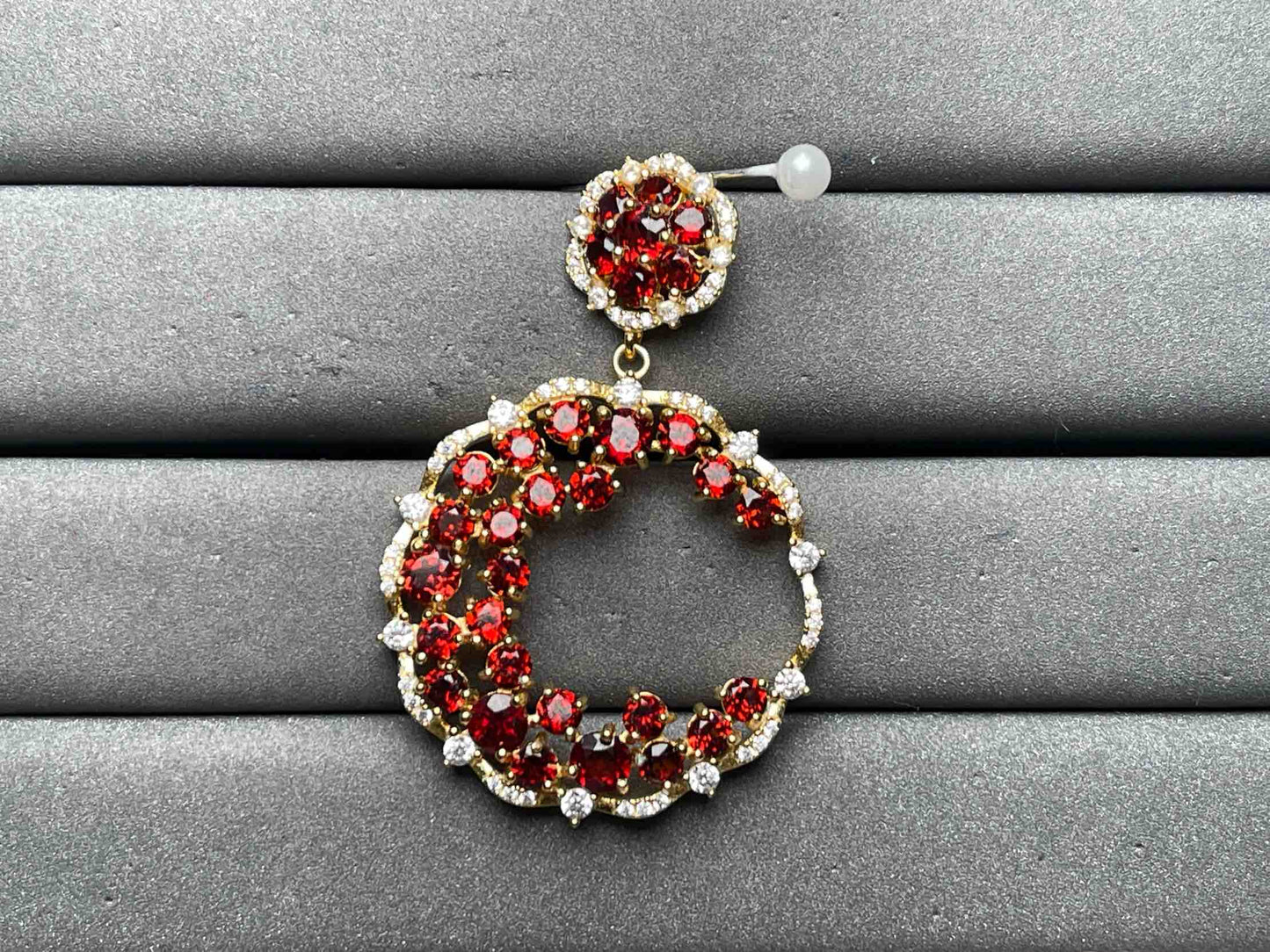 A10701 Garnet Pendant