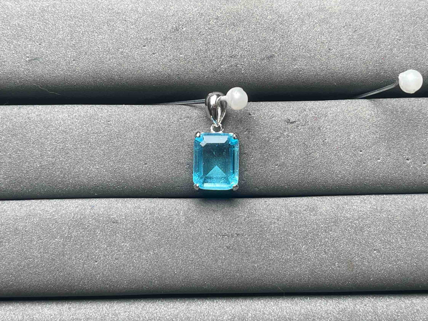 A10894 Color Changing Pendant