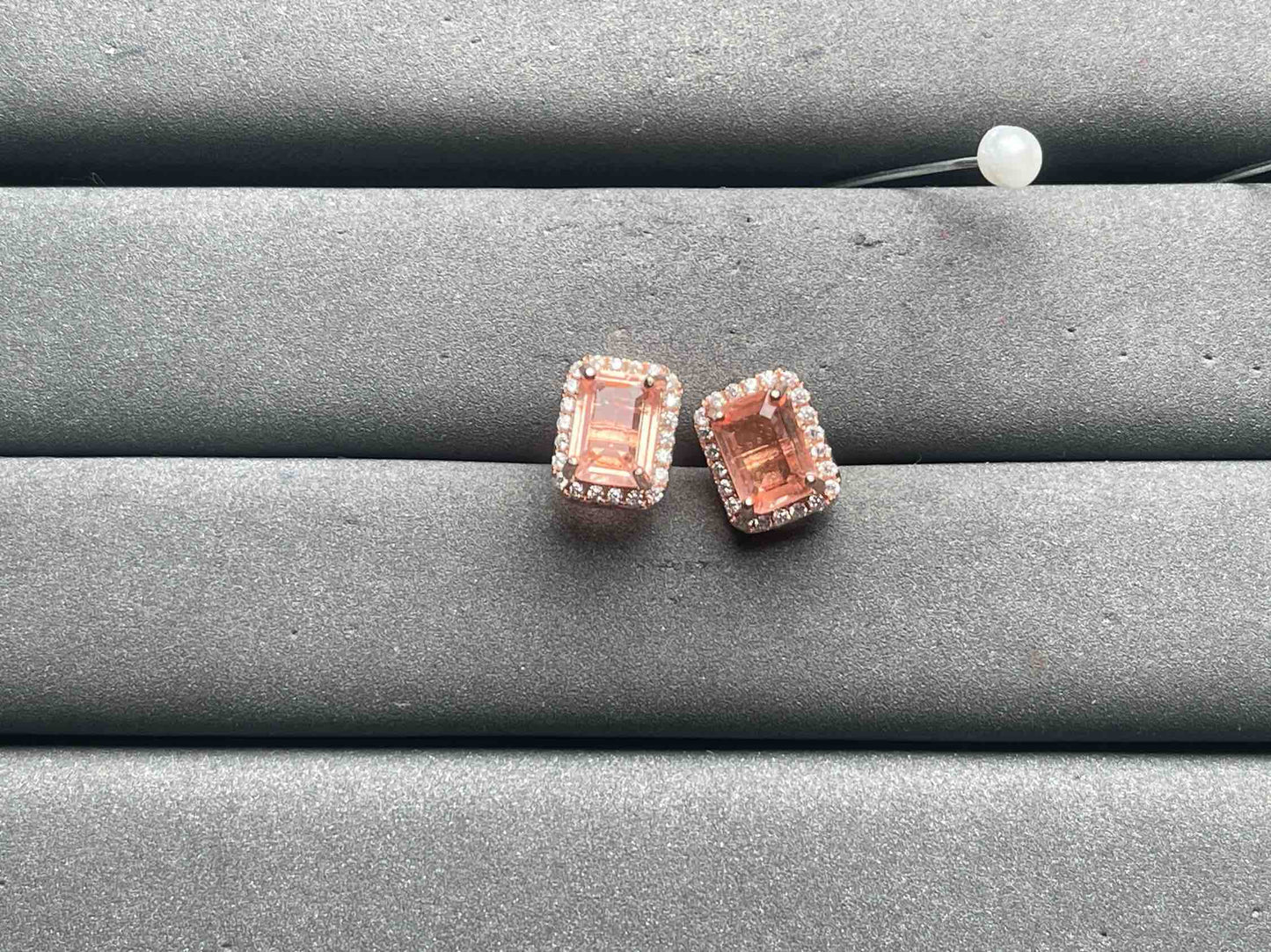 A10922 Color Changing Earrings