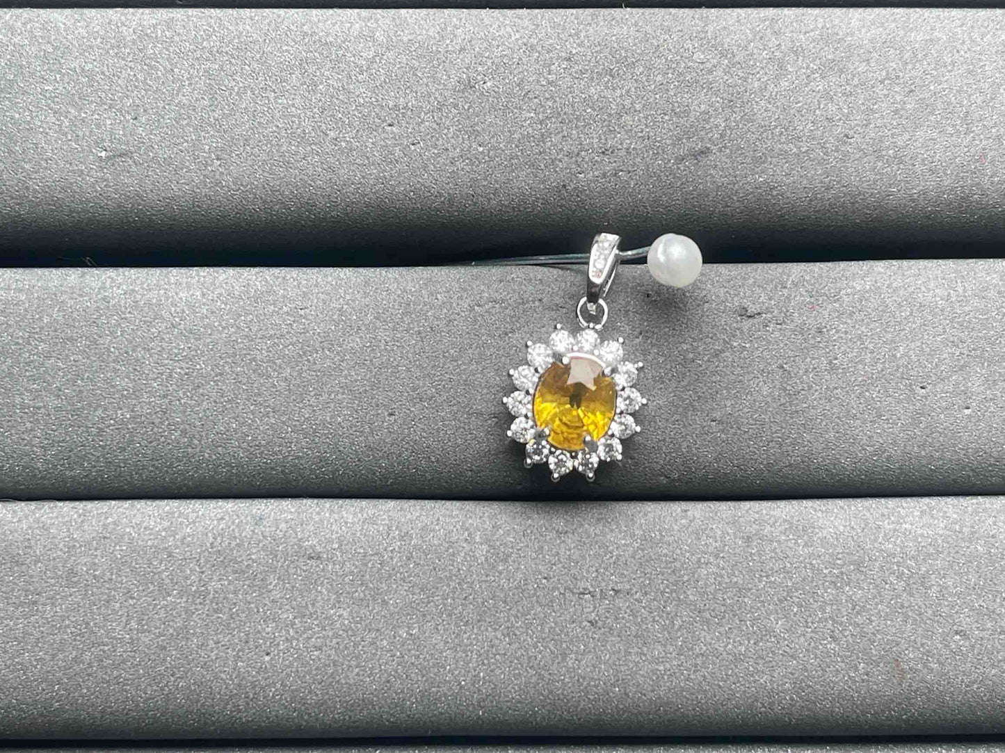 A10944 Sapphire Pendant