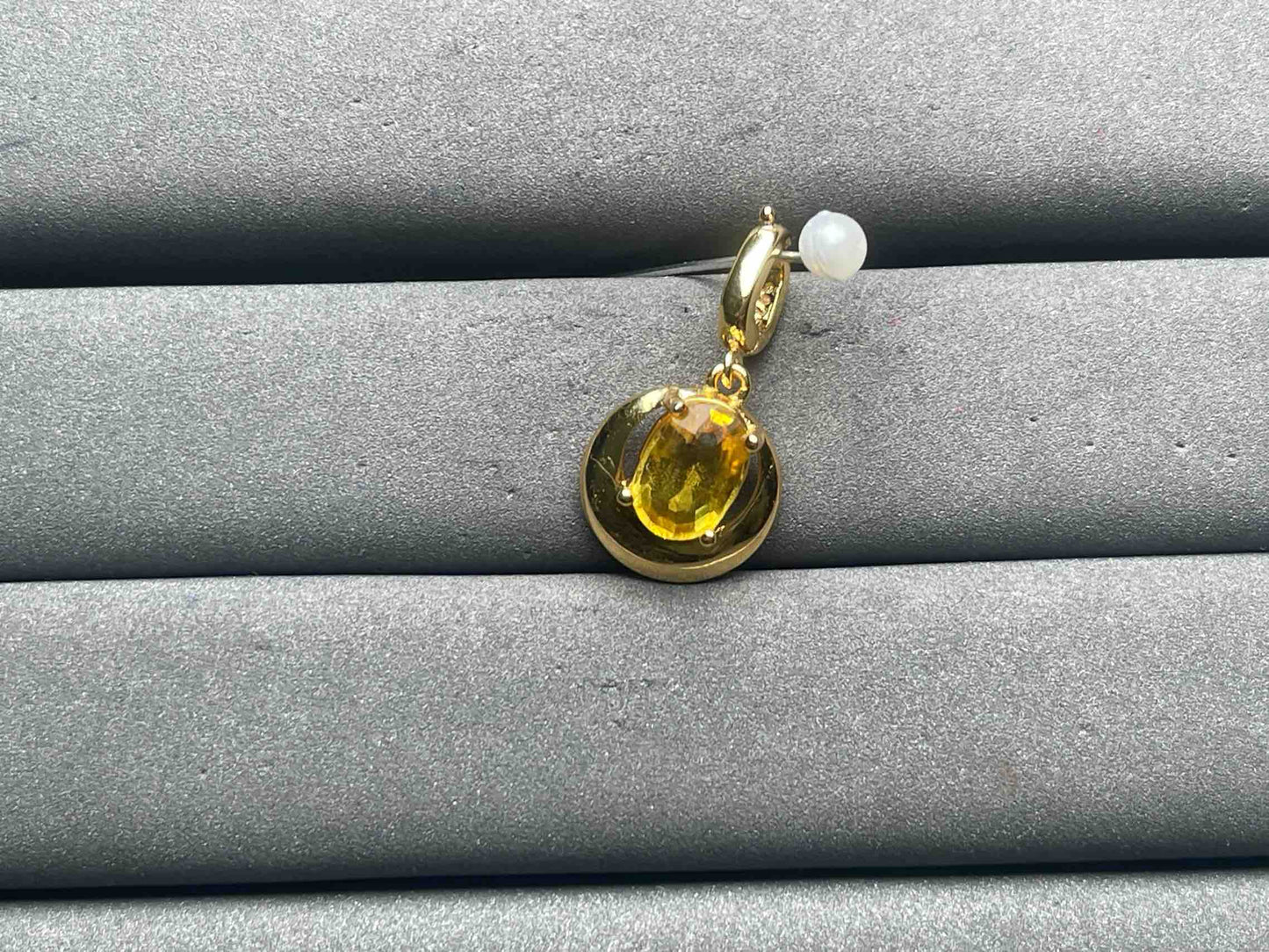 A10945 Sapphire Pendant