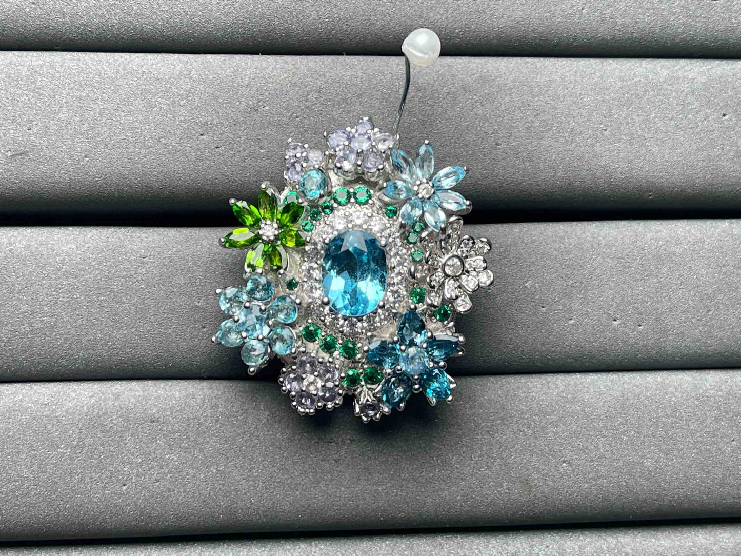 A11103 Topaz Pendant