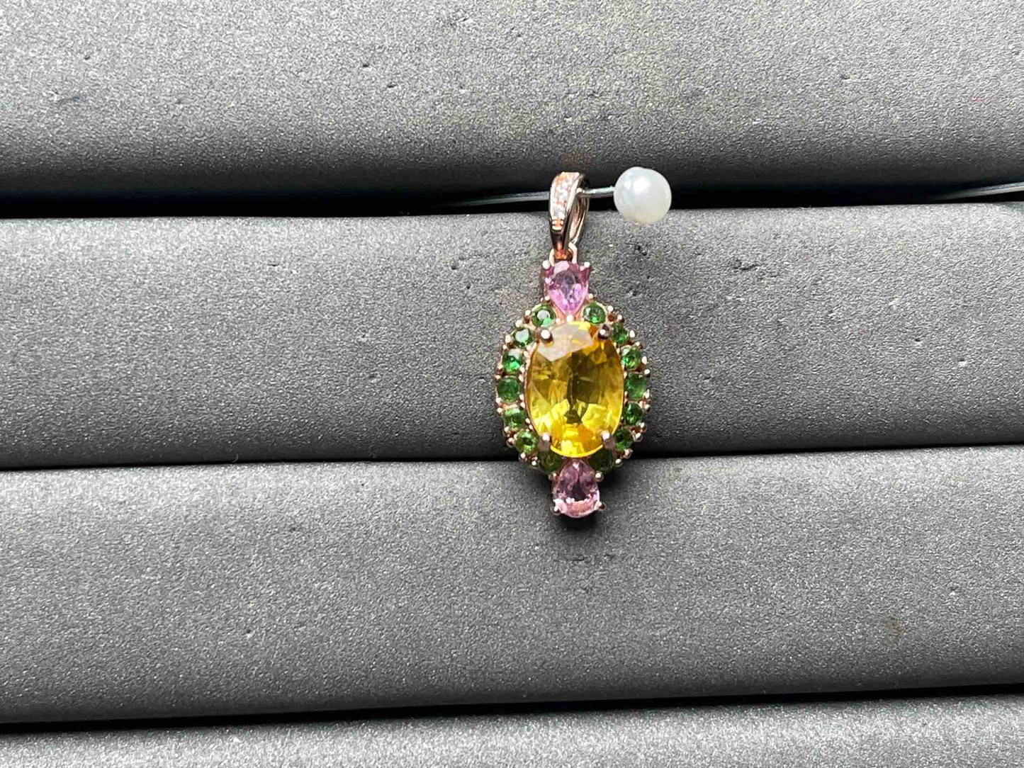 A11126 Sapphire Pendant