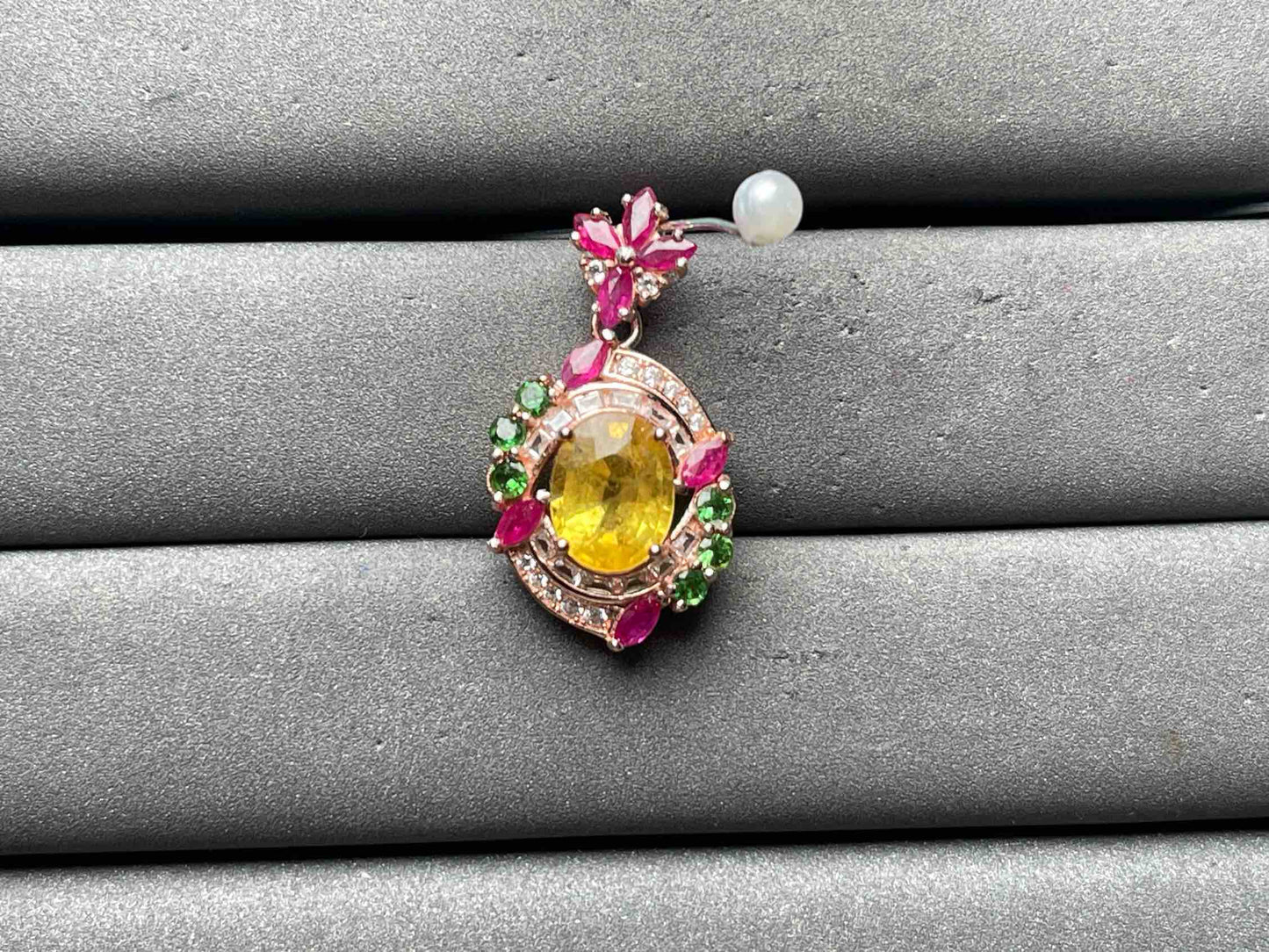 A11128 Sapphire Pendant