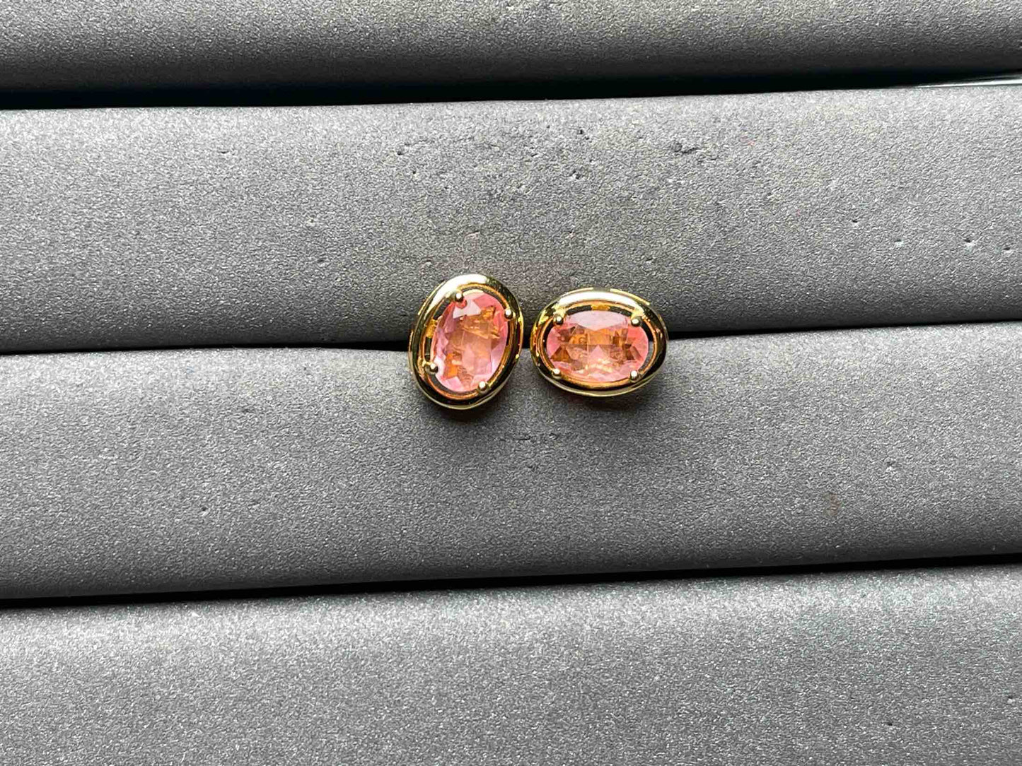 A11139 Color Changing Earrings