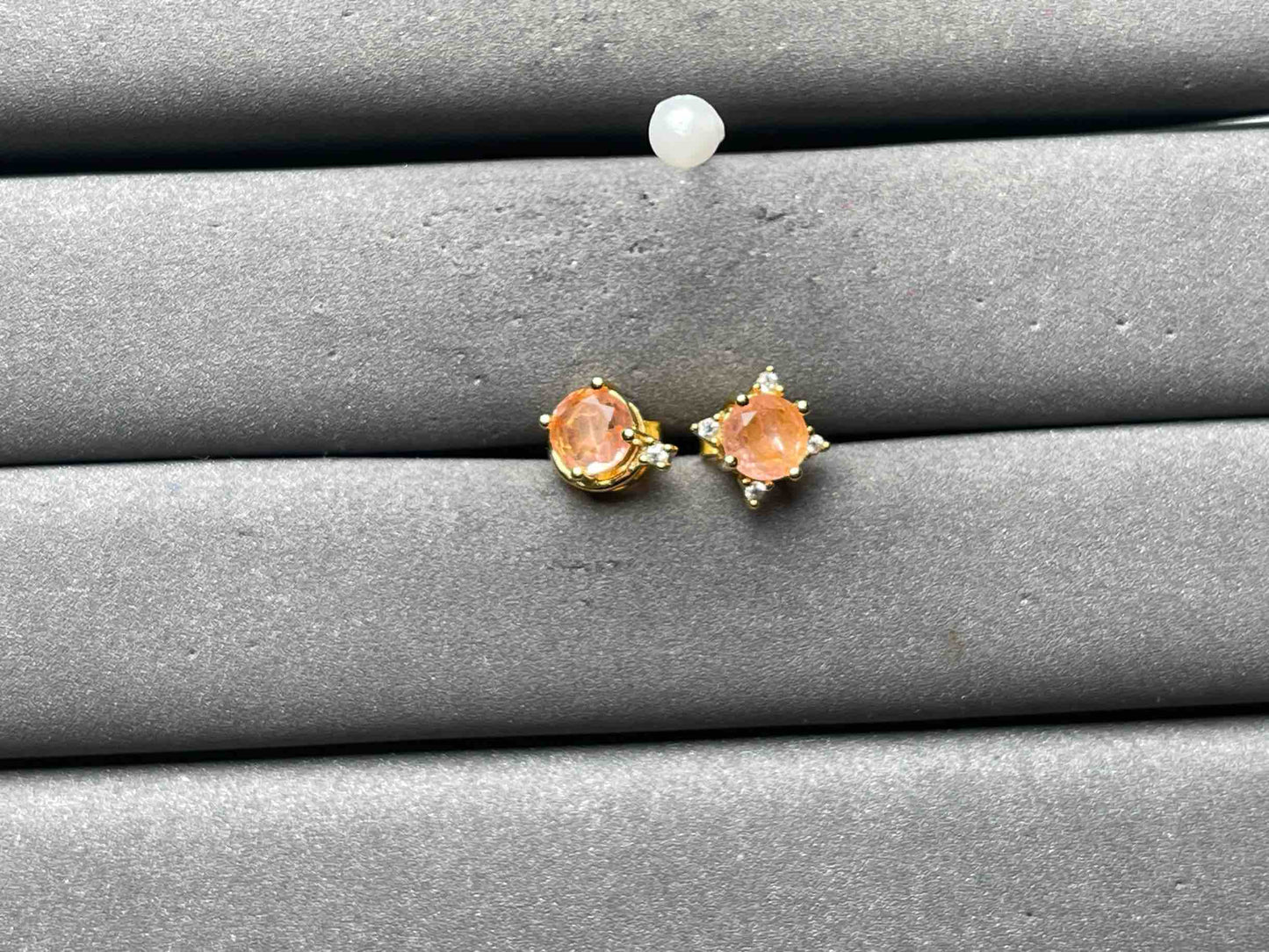 A11161 Color Changing Earrings