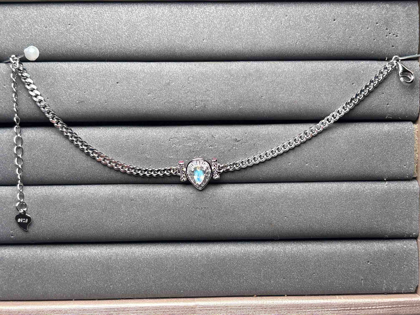 A11440 Moonstone Necklace