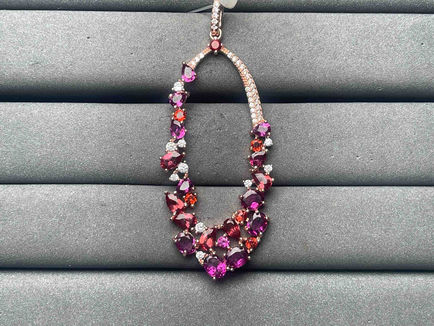 A11590 Garnet Pendant