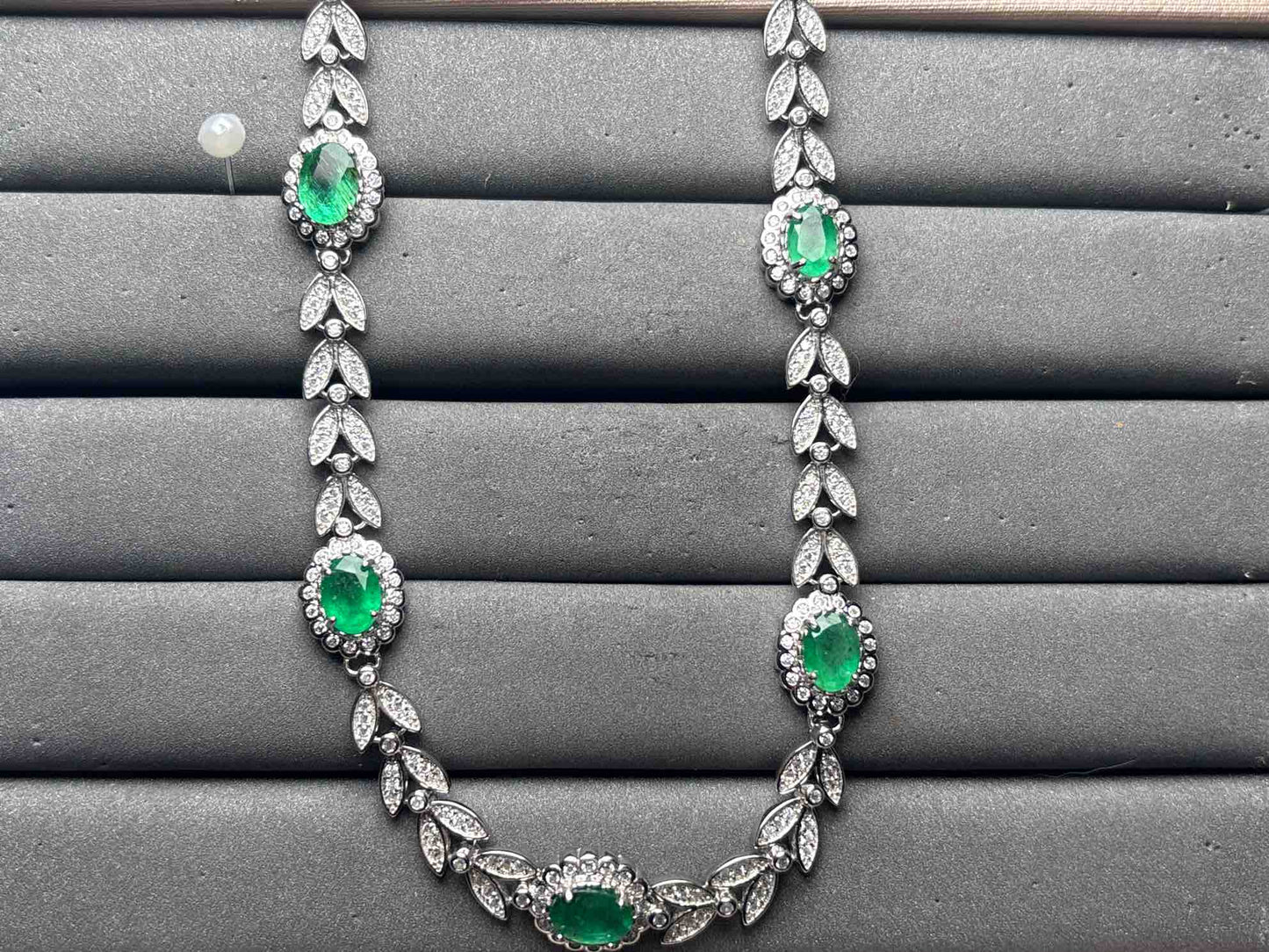 A11616 Emerald Necklace