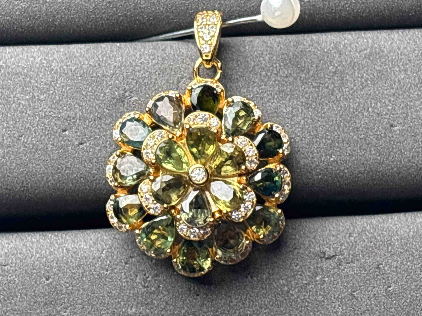 A11668 Sapphire Pendant