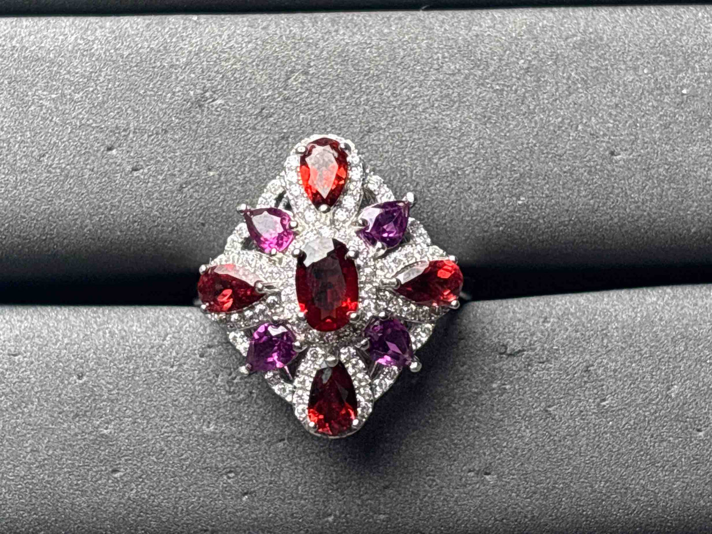 A11671 Garnet Ring