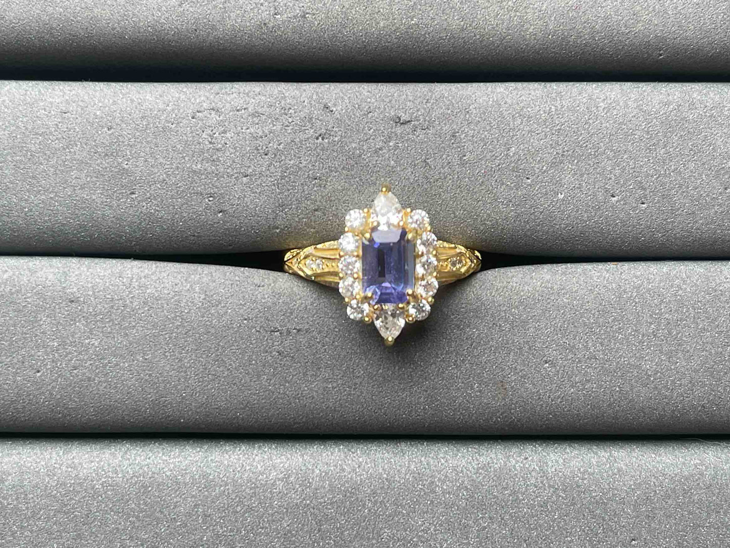 A11693 Tanzanite Ring