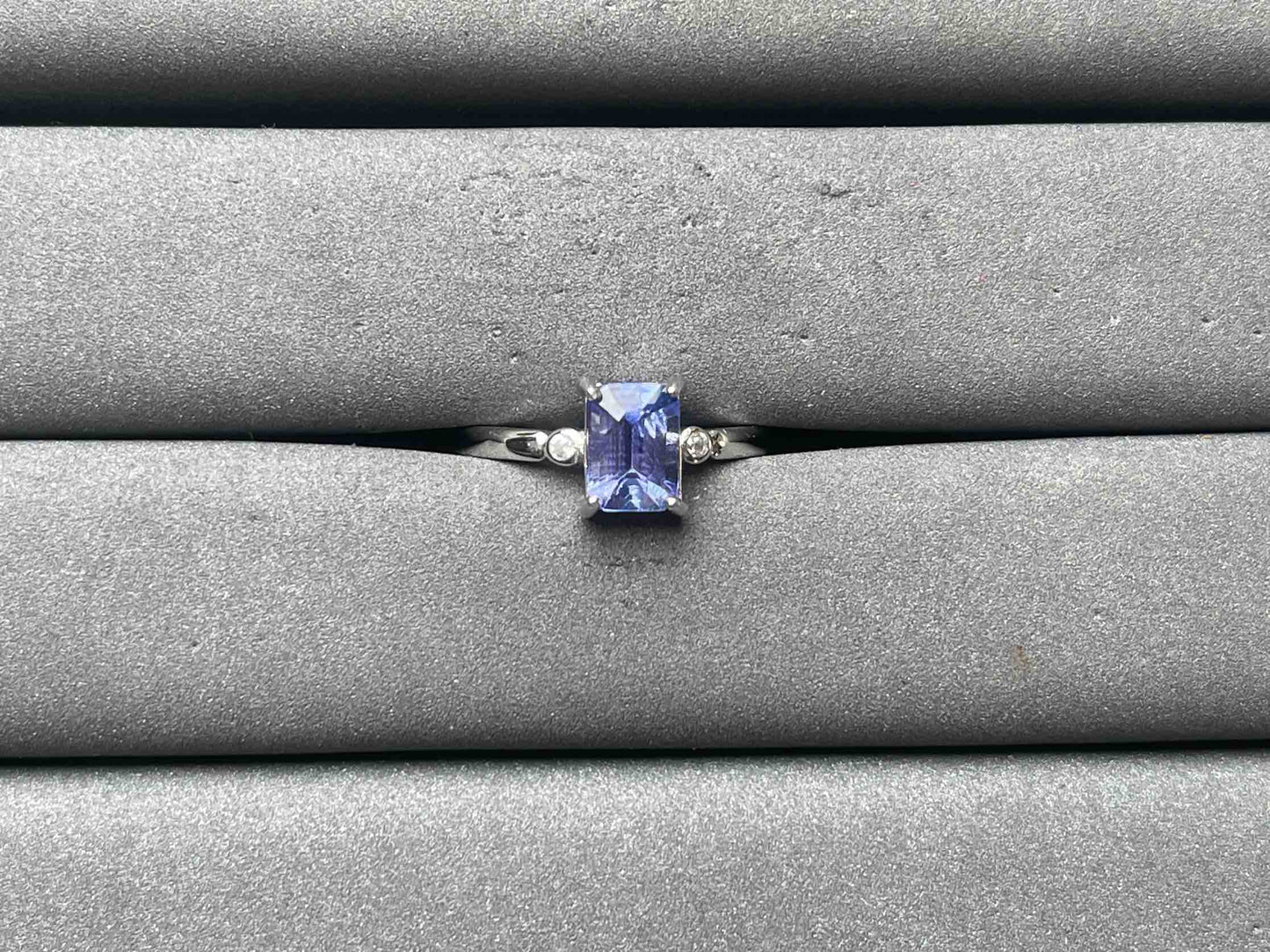 A11704 Tanzanite Ring