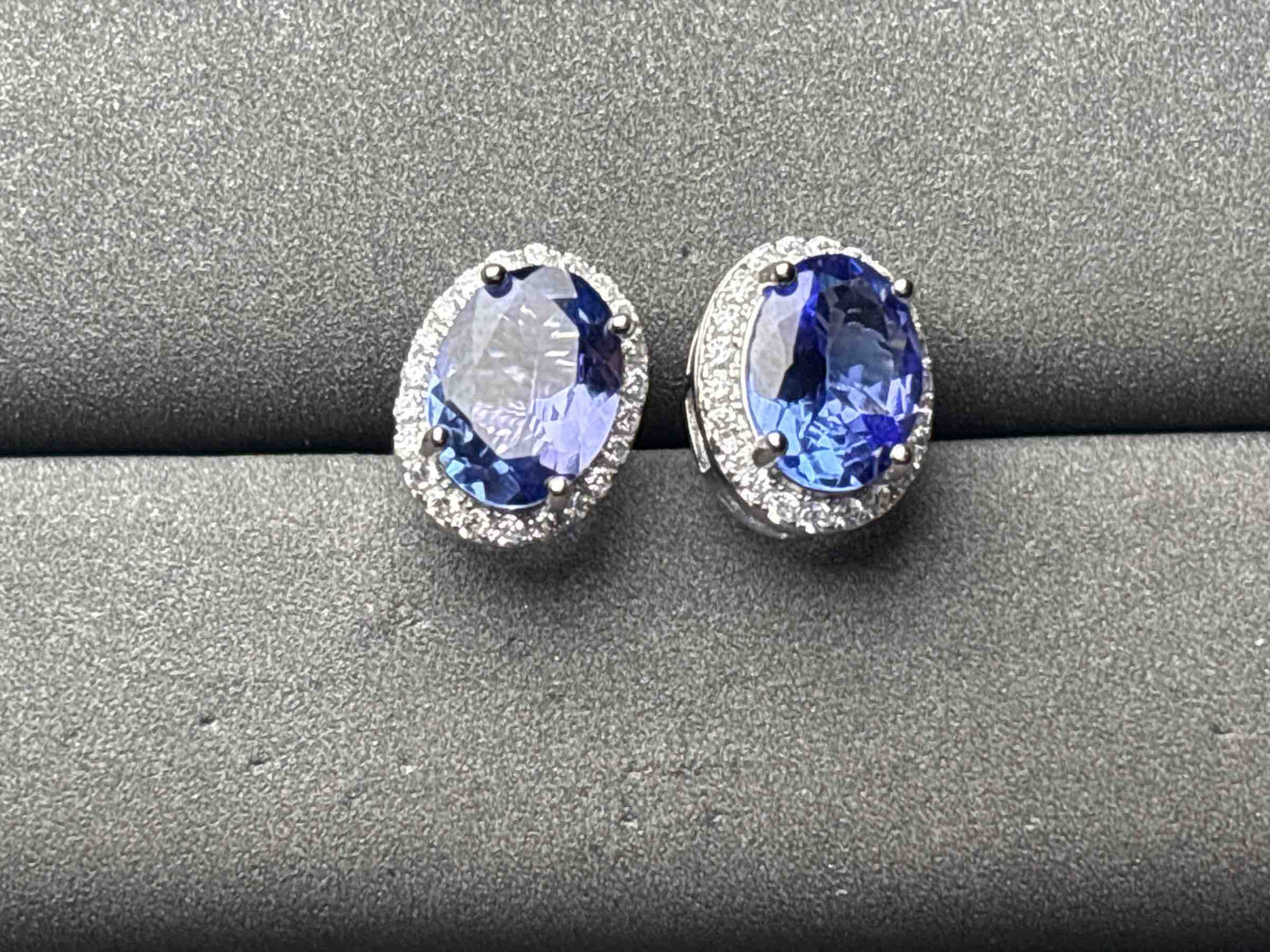 A11723 Tanzanite Earrings