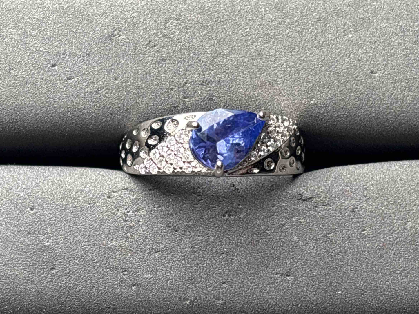 A11735 Tanzanite Ring