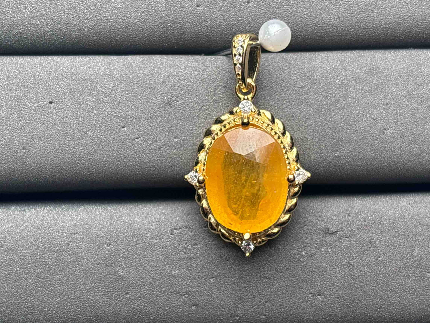 A11762 Sapphire Pendant