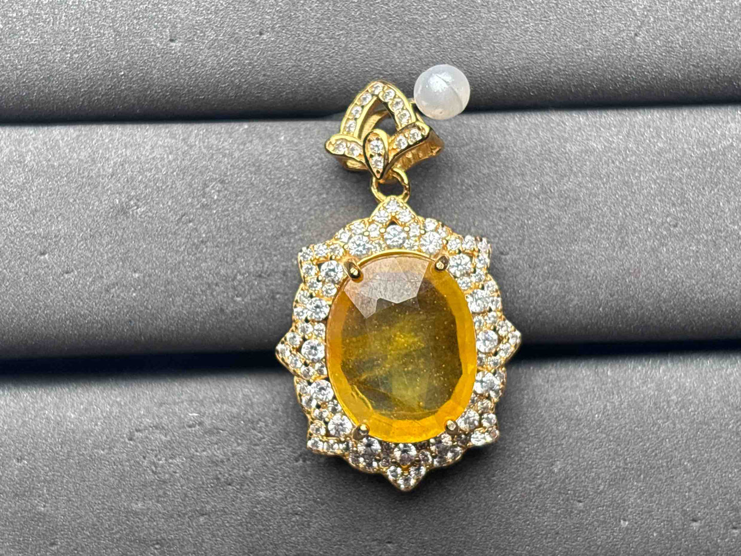 A11764 Sapphire Pendant