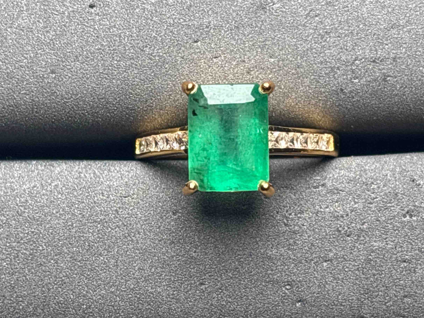 A11767 Emerald Ring
