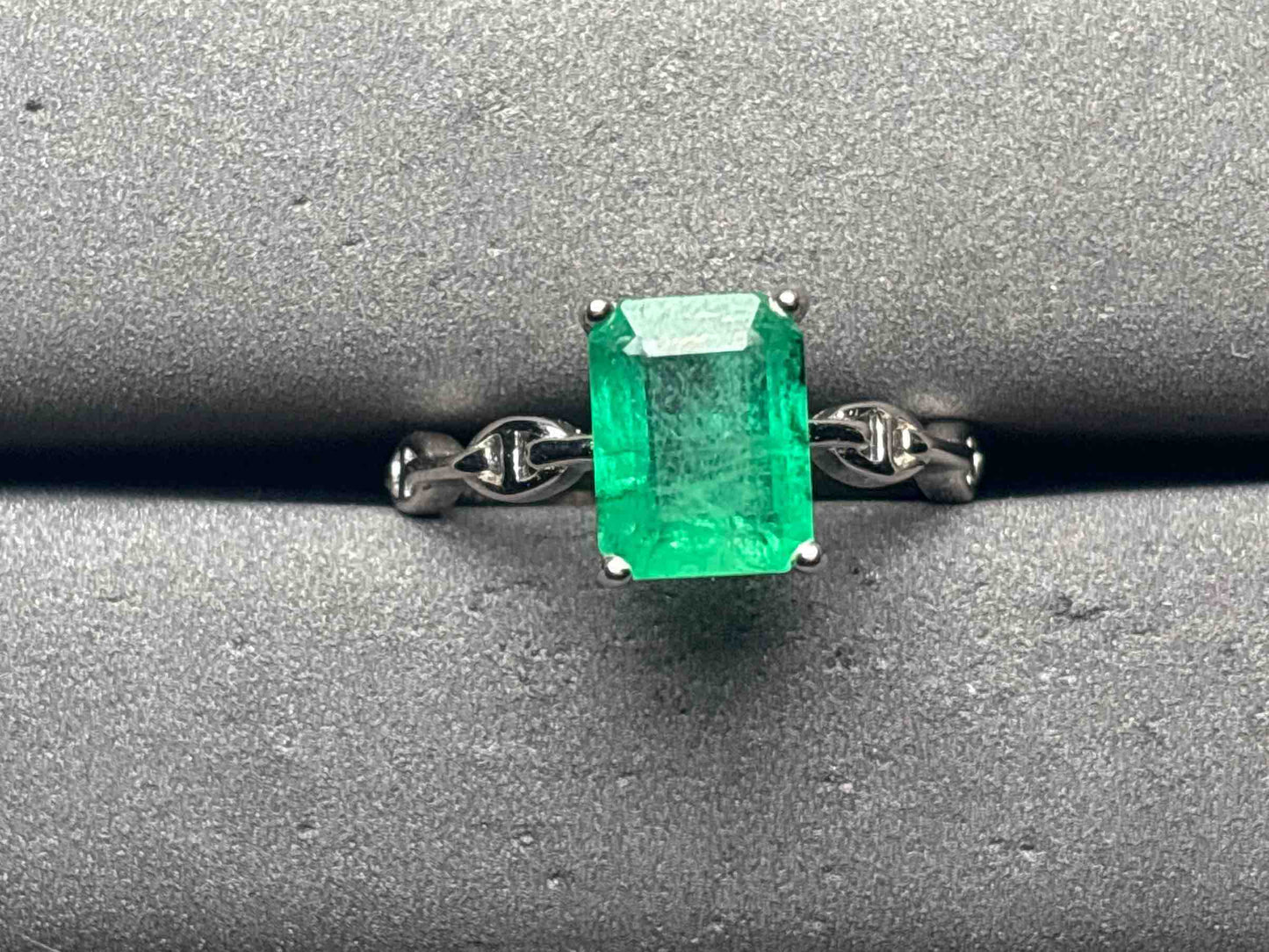 A11770 Emerald Ring