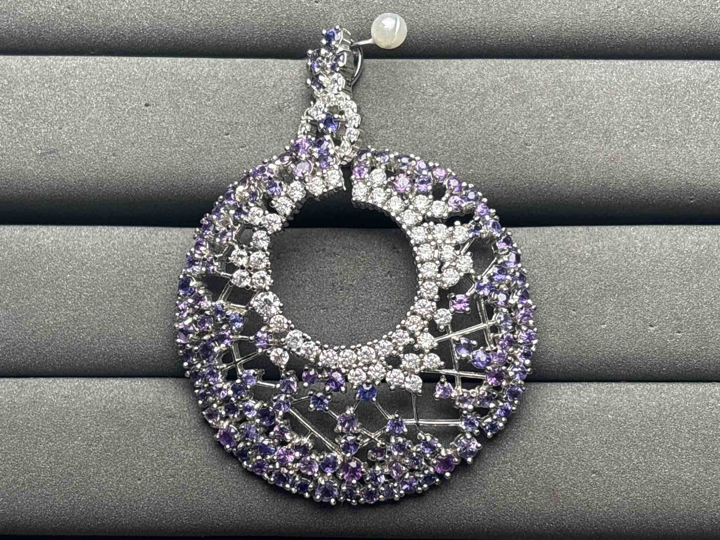 A11866 Sapphire Pendant