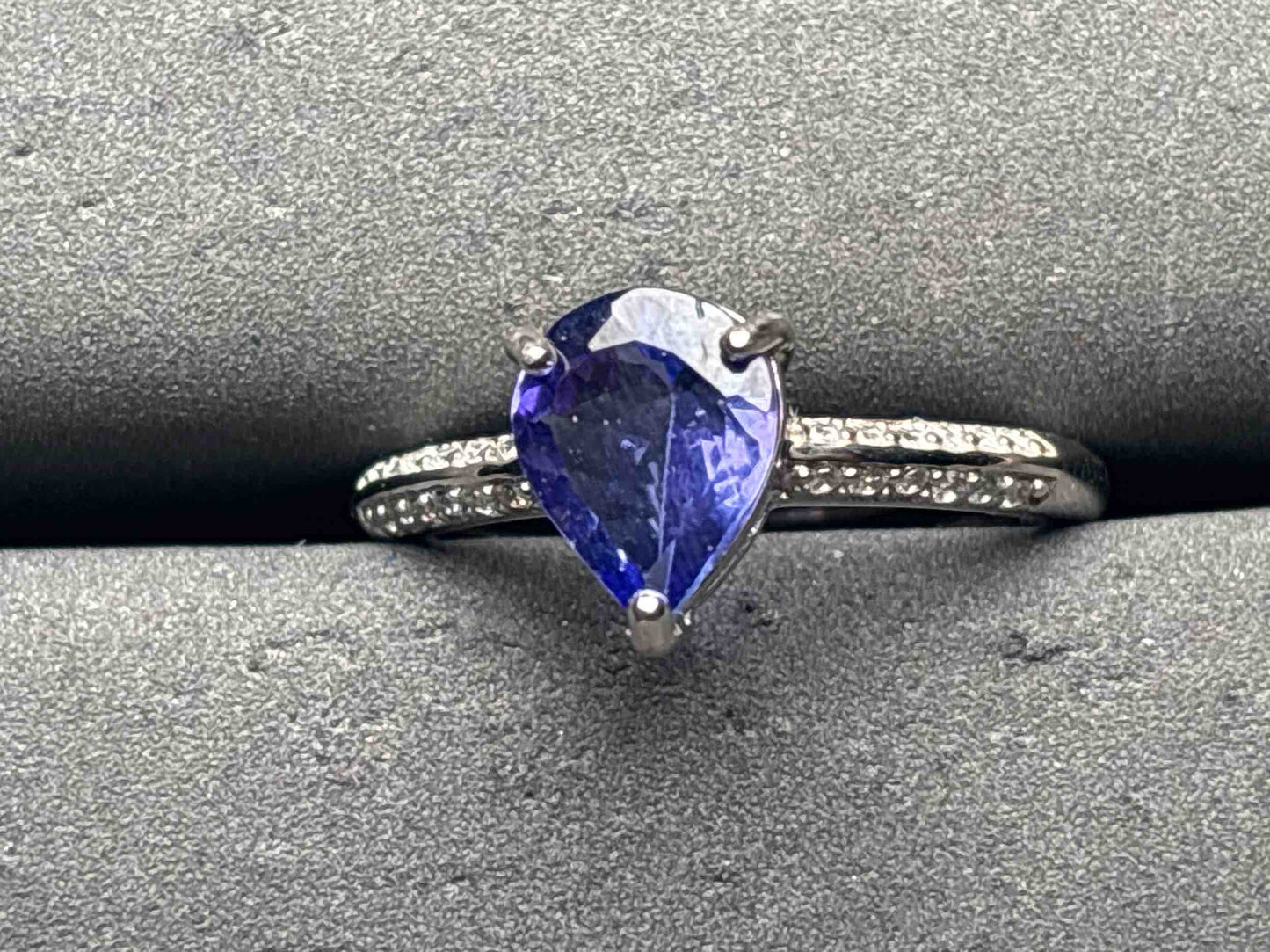 A11885 Tanzanite Ring